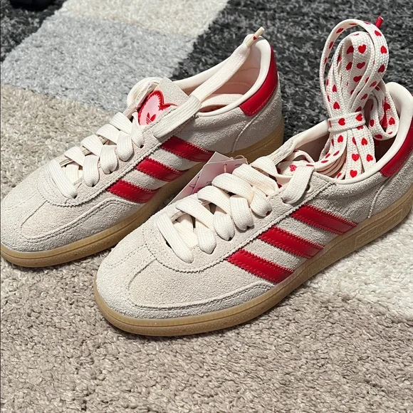 adidas gazelle silver green womens Adidas Originals Metro Attitude Logo Heart Sneakers 40 eu  nico13